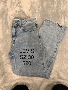 Levi's Stonewash Blue Mom Jeans